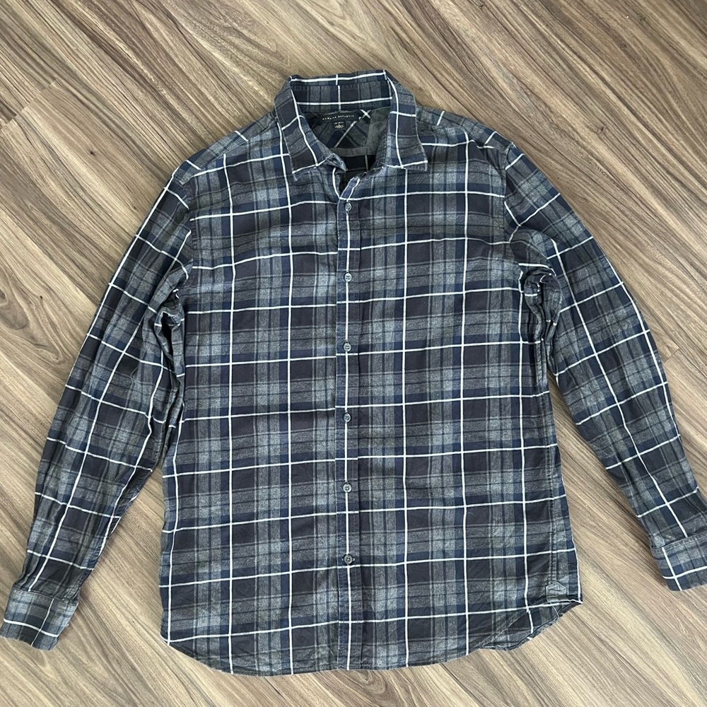 Men’s Banana Republic button‎ down